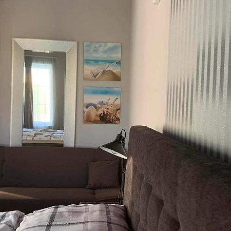 Mediterran Apartman With Pool Сиофок Екстериор снимка