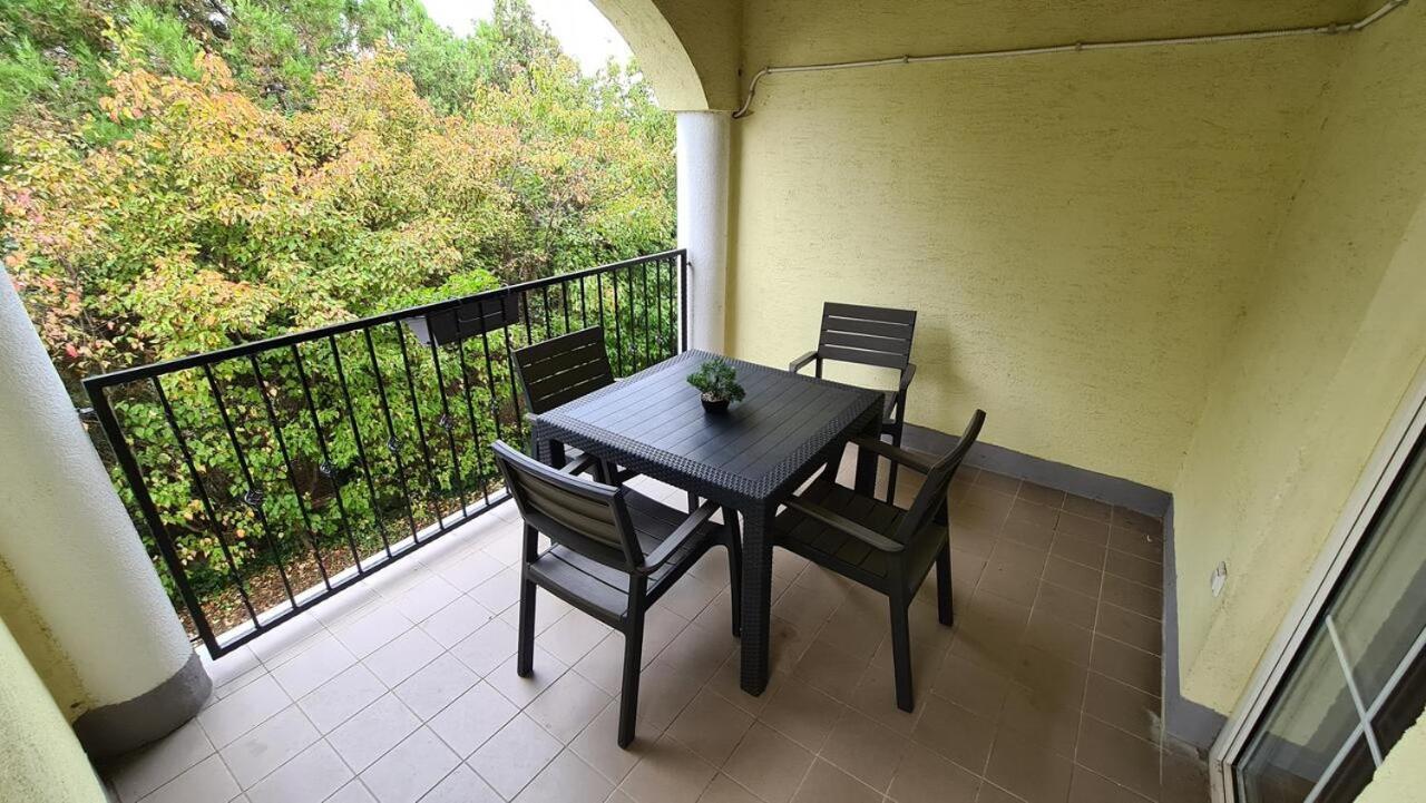 Mediterran Apartman With Pool Сиофок Екстериор снимка