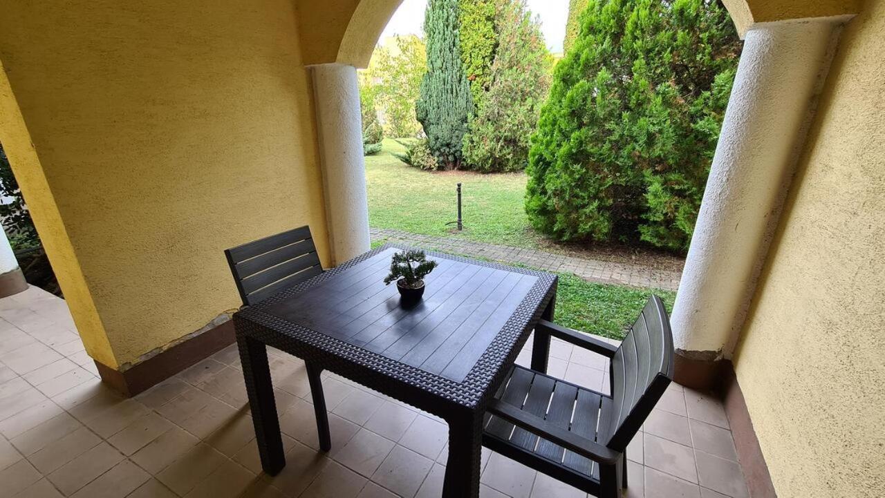 Mediterran Apartman With Pool Сиофок Екстериор снимка